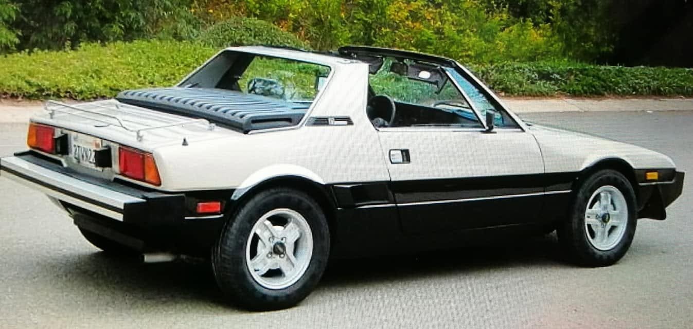 Voiture ancienne du stock